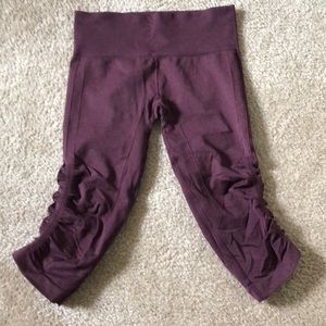 Lululemon In the Flow crops Size 6
